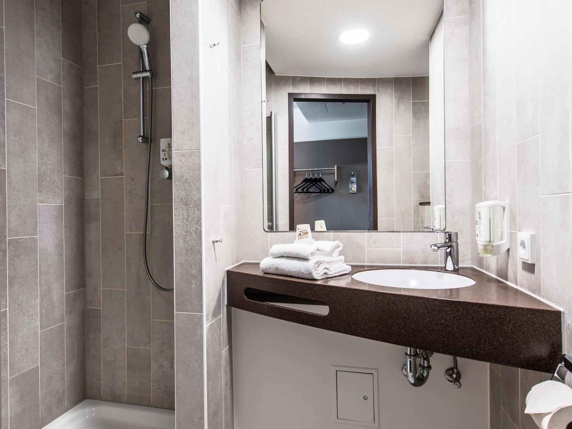 B&B Hotel Augsburg-Nord מראה חיצוני תמונה